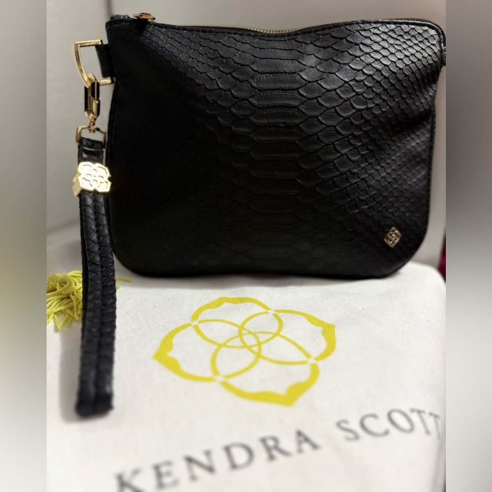 Kendra Scott• NWOT• Black Snake Embossed Wristlet Gold Hardware 9” Clutch Bag
